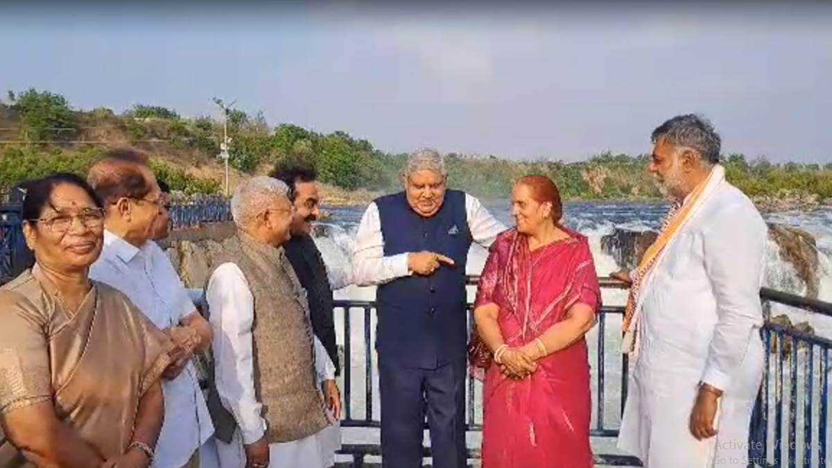 जगदीप धनखड़ नर्मदा महाआरती कार्यक्रम में हुए शामिल